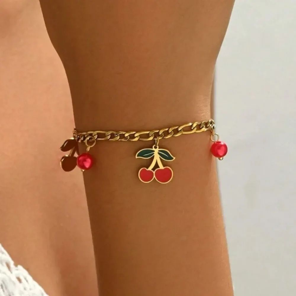 Cherry Bracelet Q892